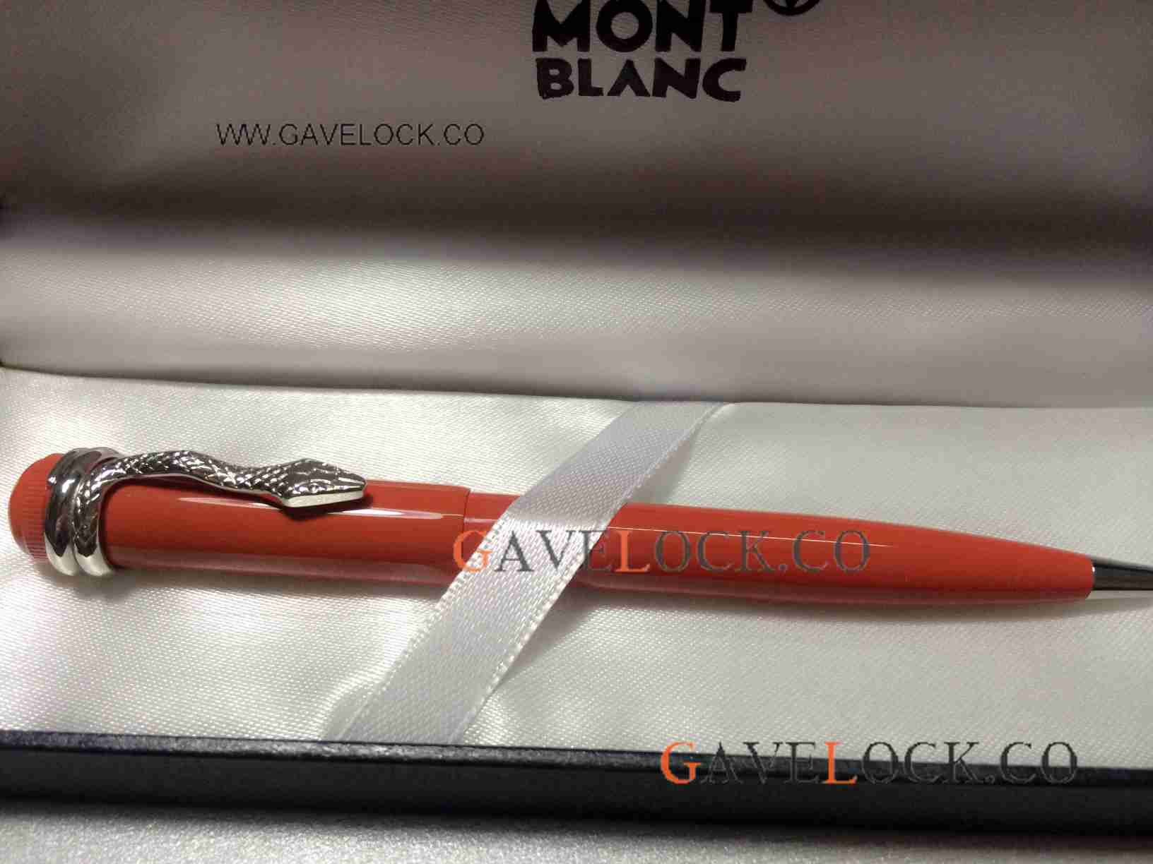 AAA Heritage Collection Rouge Et Noir Red Ballpoint Pen Mont Blanc Pen With Snake Clip